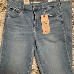 Levi’s 720 High-Rise Super Skinny Jeans